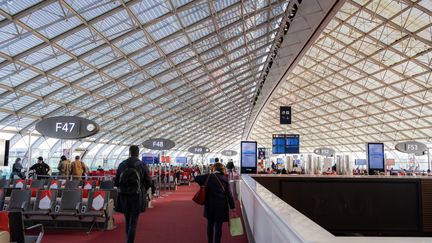 Transports : les salariés des Aéroports de Paris protestent contre la baisse des salaires