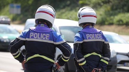 Avec les formations dispensées aux forces de l'ordre, la Licra insiste sur "l'exemplarité" dont doivent faire preuve les policiers. (JEAN-MARC LOOS / MAXPPP)