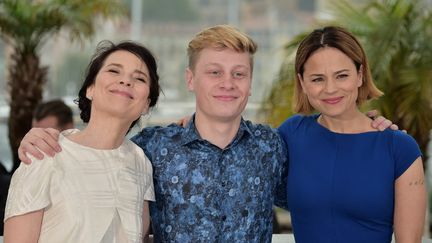 Anne Dorval, Antoine-Olivier Pilon et Suzanne Clément, les trois acteurs principaux du film de Xavier Dolan. 
 (BERTRAND LANGLOIS / AFP)