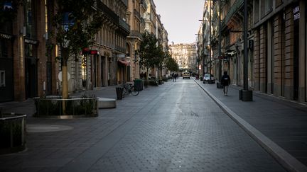 C'est jour de vote à Toulouse, où les rues sont vides.&nbsp; (PABLO TUPIN / HANS LUCAS / AFP)