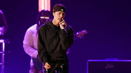 Justin Bieber pendant la cérémonie des Grammy Awards, le 3 avril 2022. (RICH FURY / GETTY IMAGES NORTH AMERICA)