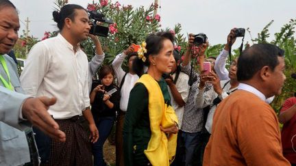 Nay Pyi Taw (Birmanie), le 10 mars 2016. Aung San Suu Kyi arrive dans la capitgale pour suivre l'élection du président, à laquelle elle a renoncée.
 (Aung Naing Soe / Anadolu Agency)