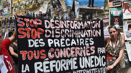 Manifestation des intermittents du spectacle, à Avignon, &nbsp;le 19 juillet 2014 (ANNE-CHRISTINE POUJOULAT / AFP)