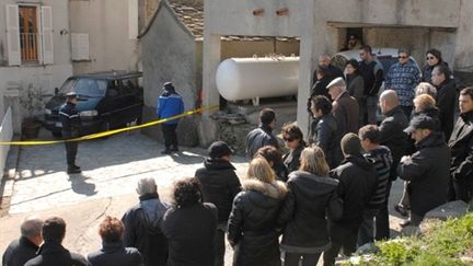 Rassemblement devant le domicile de Dominique Domarchi, le 21 mars 2011 à Saint-André de Cotone, en Haute-Corse (AFP / Stéphan Agostini)