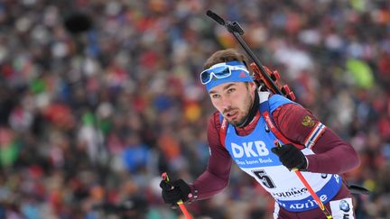 Le biathlète russe Anton Shipulin, un des trente-deux athlètes non-invités par le CIO aux JO de Pyeongchang à avoir déposé un appel devant le Tribunal arbitral du sport, ici&nbsp;à Ruhpolding (Allemagne) lors d'une épreuve de la Coupe du monde, le 14 janvier 2018. (ALEXEY FILIPPOV / AFP)