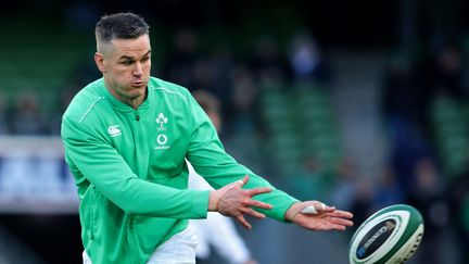 Jonathan Sexton avant le match entre l'Irlande et l'Angleterre, le 18 mars 2023 à l'Aviva Stadium de Dublin. (PAUL FAITH / AFP)