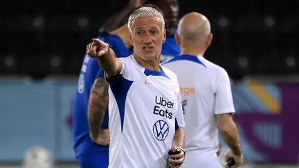 Didier Deschamps lors de l'entraînement de l'équipe de France au stade Jassim bin Hamad à Doha, le 19 novembre 2022. (FRANCK FIFE / AFP)