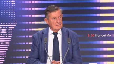 Jean-Pierre Jouyet, ancien ambassadeur de France au Royaume-Uni et ancien secrétaire général de l'Elysée, invité du 8h30 franceinfo le vendredi 9 septembre. (FRANCEINFO / RADIOFRANCE)