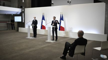 Jean Castex, Premier ministre, et Olivier Véran, ministre de la Santé, le 25 février 2021. (STEPHANE DE SAKUTIN / AFP)