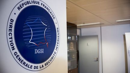 Le logo de la direction générale de la sécurité intérieure (DGSI), à son siège de Levallois-Perret (Hauts-de-Seine), le 5 novembre 2018. (ARTHUR NICHOLAS ORCHARD / HANS LUCAS / AFP)