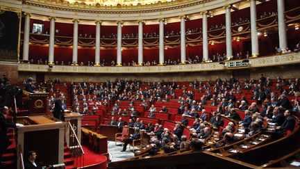 Les d&eacute;put&eacute;s ont vot&eacute; mercredi 23 octobre un taux unique &agrave; 15,5% pour les assurances vies, PEL et PEA. (ERIC FEFERBERG / AFP)