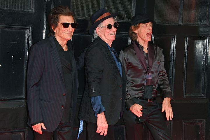 Les Rolling Stones : Ron Wood, 76 ans, Keith Richards, 79 ans et Mick Jagger, 80 ans, au Hackney Empire de Londres (Angleterre) le 6 septembre 2023. (STUART C. WILSON / GETTY IMAGES EUROPE)