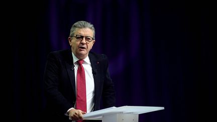 Jean-Luc Mélenchon lors d'un discours à Reims, le 17 octobre 2021. (FRANCOIS NASCIMBENI / AFP)