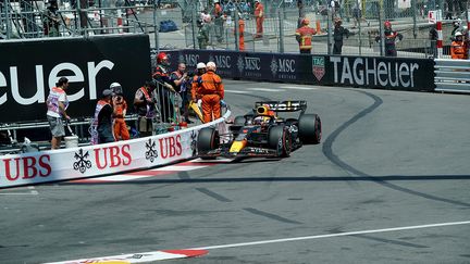 Le pilote Red Bull, et double champion du monde en titre, Max Verstappen, lors des essais du Grand Prix de Monaco, le 27 mai 2023. (HASAN BRATIC / AFP)