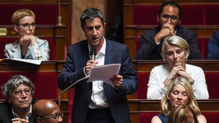 Le député de la France insoumise François Ruffin lors des questions au gouvernement,&nbsp;à l'Assemblée, le 19 juin 2018.&nbsp; (CHRISTOPHE ARCHAMBAULT / AFP)