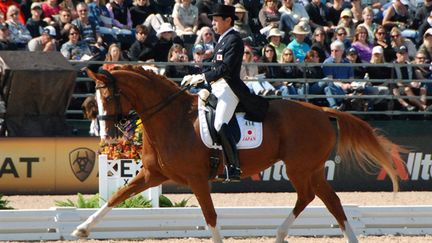 Hiroshi Hoketsu lors d'une reprise de dressage. (JAPAN EQUESTRIAN FEDERATION / HA / MAXPPP)