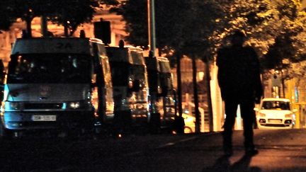 Des camions de police, &agrave; Amiens, le 15 ao&ucirc;t 2012. (PHILIPPE HUGUEN / AFP)