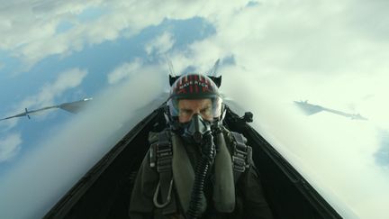 Cinéma : le second volet de "Top Gun" atteint des sommets