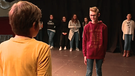 Travail théâtral à l'école Ludus de Charleville
 (France 3 Culturebox capture d&#039;écran)