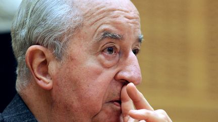 Edouard Balladur, ancien Premier ministre et candidat &agrave; l'&eacute;lection pr&eacute;sidentielle de 1995, le 5 mai 2010 &agrave; Paris. (MIGUEL MEDINA / AFP PHOTO)