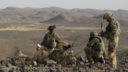 Des soldats fran&ccedil;ais dans le massif des Ifoghas, dans le nord du Mali, le 16 mars 2013. (KENZO TRIBOUILLARD / AFP)