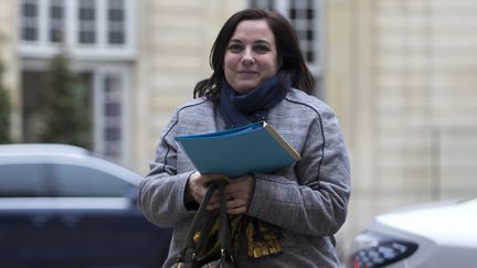 La ministre du Logement Emmanuelle Cosse arrive à Matignon, le 18 février 2016. (KENZO TRIBOUILLARD / AFP)