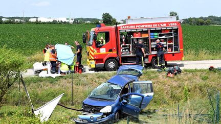 Une voiture accidentée à&nbsp;Viriat (Ain), le 23 juin 2022. (MAXPPP)