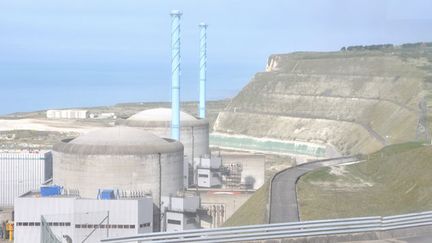 &nbsp; (La centrale nucléaire de Penly fait partie des sites survolés par des drones © MAXPPP)