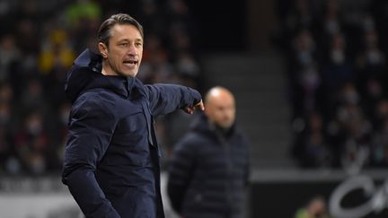 L'entraîneur monégasque Niko Kovac, lors du match de la 16e journée de Ligue 1, opposant le SCO d'Angers à l'AS Monaco, au stade Raymond-Kopa. (GUILLAUME SOUVANT / AFP)