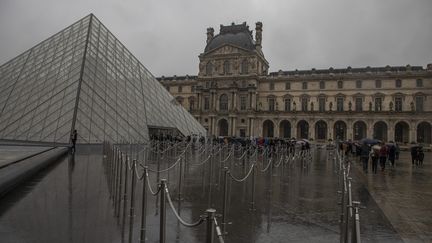 Les employés du musée du Louvre à Paris ont fait valoir leur droit de retrait avec l'épidémie de coironavirus, le 1er mars mars 2020. (MAXPPP)