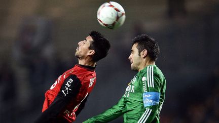 Ferret (Rennes) et Perrin (Saint-Etienne) (JEFF PACHOUD / AFP)