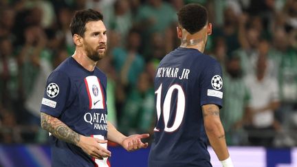 Lionel Messi et Neymar lors du match de Ligue des champions entre le Maccabi Haïfa et le PSG, le 14 septembre (JACK GUEZ / AFP)