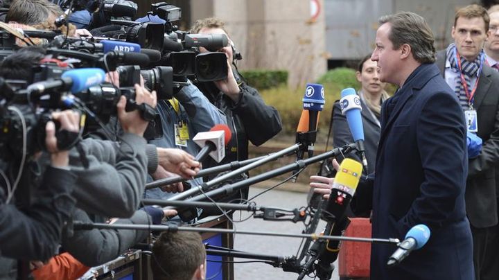 Le Premier ministre britannique, David Cameron, face &agrave; la presse &agrave; Bruxelles (Belgique), le 7 f&eacute;vrier 2013. (LAURENT DUBRULE / REUTERS)