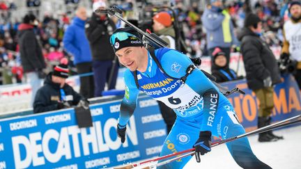 Emilien Jacquelin lors de la poursuite de Kontiolahti, en Finlande, le 6 mars 2022. (KIMMO BRANDT / COMPIC)