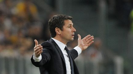 L'entraîneur Rémi Garde, alors en poste à Lyon, lors d'un match contre la Juventus Turin, le 10 avril 2014, à Turin (Italie). (GIORGIO PEROTTINO / REUTERS)