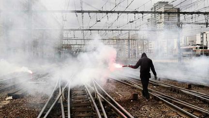 &nbsp; (Le texte adopté ce mardi a entraîné une grève de 10 jours à la SNCF © Maxppp)