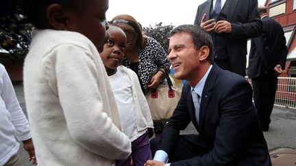 &nbsp; (Manuel Valls en visite à Evry, en septembre dernier © MaxPPP)