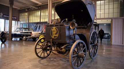 "Antoinette", la plus vieille voiture du monde, exposée à la Cité de l'Automobile à Mulhouse. (DOM POIRIER / MAXPPP)