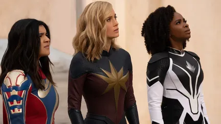 Iman Vellani, Brie Larson et Teyonah Parris, les trois comédiennes des nouvelles aventures de "The Marvels" sorti le 7 novembre 2023. (MARVEL 2023)