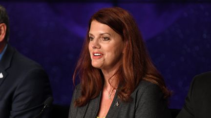 Charlie Blackwell-Thompson&nbsp;directrice du lancement, participe à une conférence de presse pour discuter des progrès de la revue de préparation au lancement pour le lancement d'Artemis 1 au Centre spatial Kennedy, en Floride, lundi 22 août 2022. (JOE MARINO / MAXPPP)