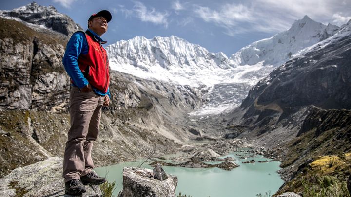 Saul Luciano Lliyua, agriculteur péruvien, ici le 16 mars 2018, milite pour sauver les glaciers de la Cordillère blanche. (MATTHIEU MONDOLONI / FRANCEINFO)