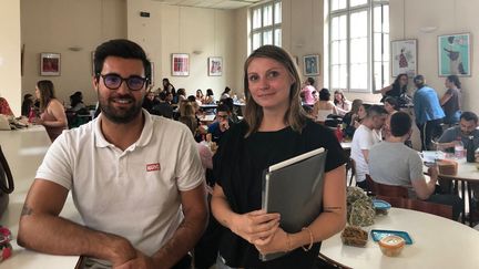 Pauline et Pierre, enseignants stagiaires d'anglais en collège et lycée, font leur pré-rentrée, le 29 août 2019. (ALEXIS MOREL / RADIO FRANCE)