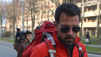 J&eacute;r&ocirc;me Kerviel&nbsp;poursuit sa marche dans&nbsp;la r&eacute;gion de Parme (Italie),&nbsp;le 18 mars 2014. (GABRIEL BOUYS / AFP)