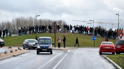 Des journalistes &agrave; Dammartin-en-Go&euml;le (Seine-et-Marne), le 9 janvier 2015. (DURSUN AYDEMIR / ANADOLU AGENCY / AFP)