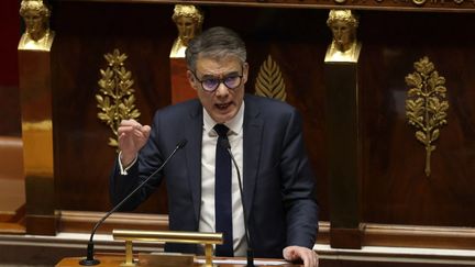 DIRECT. Motion de censure : Olivier Faure défend "une gauche qui avance" après les concessions de François Bayrou, mais le PS pourra sanctionner le gouvernement "à tout moment"