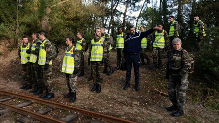 &nbsp; (Jeudi, une centaine de militaires avaient participé aux recherches du corps d'Alexia © MaxPPP)