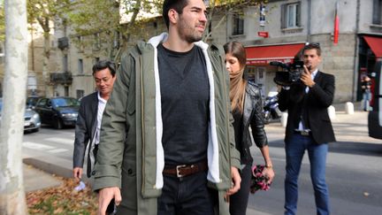 Nikola Karabatic&nbsp;devant la cour d'appel de Montpellier (H&eacute;rault), le 16 octobre 2012. (PASCAL GUYOT / AFP)