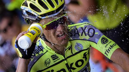 Les organismes sont mis à rude épreuve sur les routes du Tour. (JEFF PACHOUD / AFP)