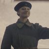 Extrait du documentaire "La Russie : un peuple qui marche au pas", une plongée au cœur de la société russe en pleine guerre en Ukraine. (CAPA PRESS / FRANCE TELEVISIONS)