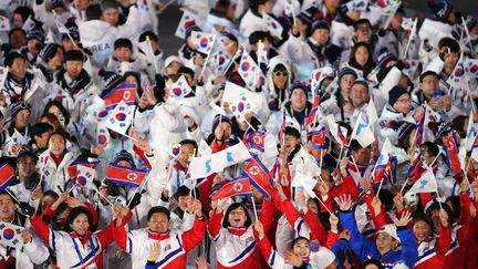 Les athlètes de Corée du Nord et de Corée du Sud ont défilé ensemble lors de la cérémonie de clôture des JO de Pyeongchang en 2018. (PHILIPPE MILLEREAU / DPPI MEDIA)